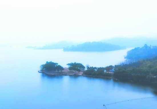 天府嵌明珠 水墨三岔湖