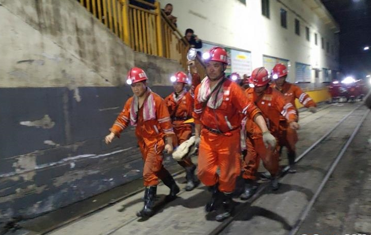 生命奇迹！四川杉木树煤矿13名矿工被困井下86小时后陆续出井