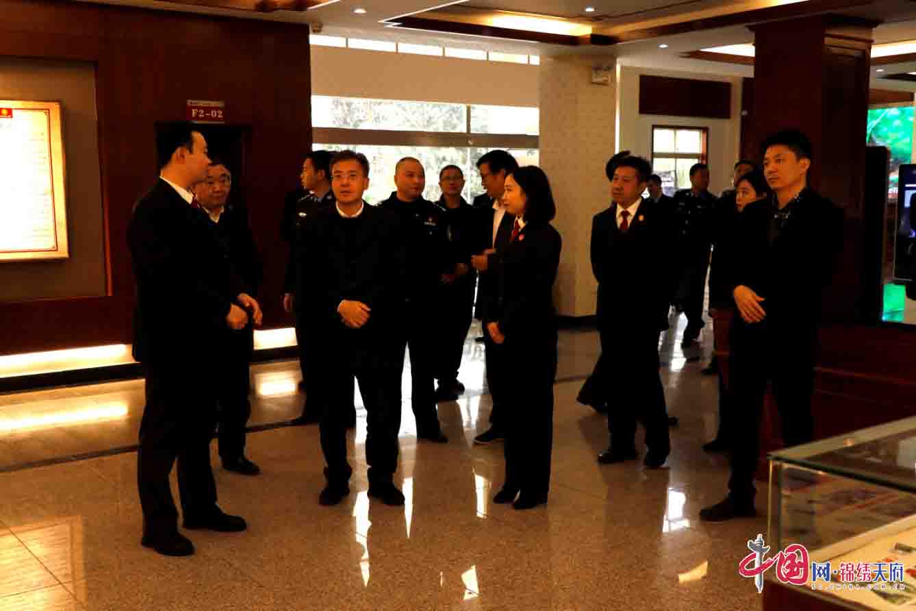 洪雅县委书记阳运良一行调研指导洪雅法院家事审判诉讼服务工作
