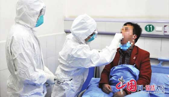 西充县人民医院90后护士长剪发上“战”场