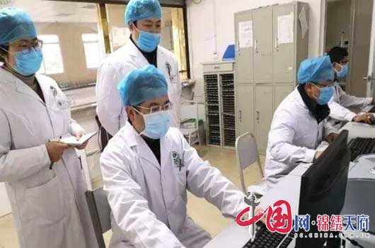 战“疫”中 西充县人民医院共产党员何亮冲在第一线
