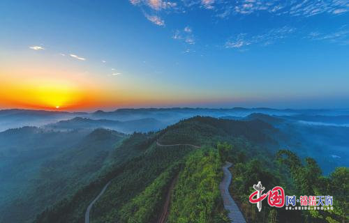 萬畝荒地變金山