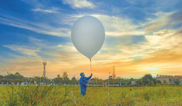 每日三放气球 自动观天识云 我省地面气象观测实现全面自动化