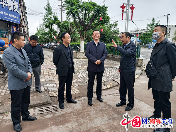 自贡 法治 正文 近日,自贡市富顺县委副书记,县长曹友