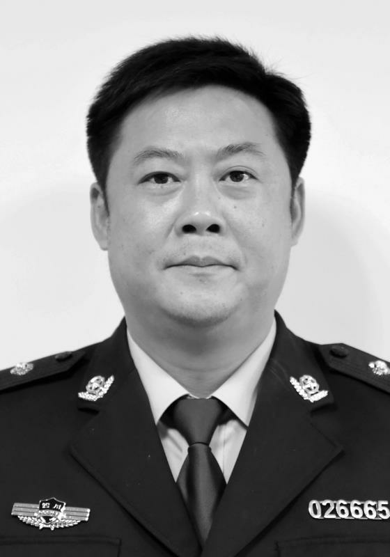 德陽市禁毒辦專職副主任、三級高級警長方彬因公殉職