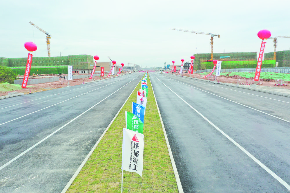 天府國際機場市政工程首批道路通車了