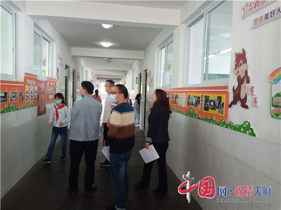 綿陽江油市勝利街小學開展班級外墻文化建設評比活動