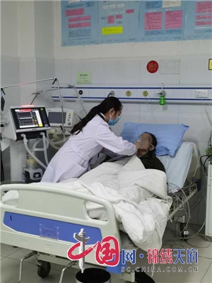 市六医院援藏医疗队因地制宜，用现有条件与死神博弈