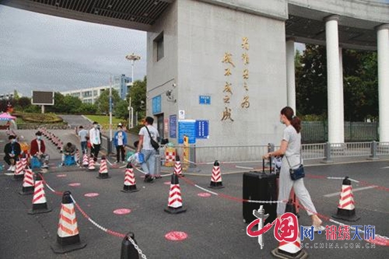 四川職業(yè)技術(shù)學(xué)院學(xué)子分批有序安全返校