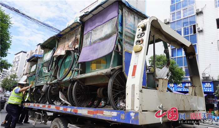 遂寧交警開展三（四）輪車專項整治行動