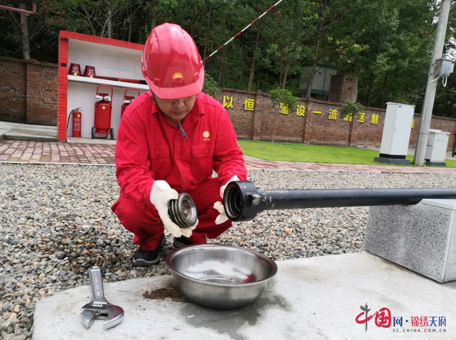 川中油氣礦南部作業區不讓一滴原油落地