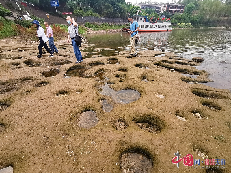 自贡文化旅游资源新发现——釜溪壶穴奇观