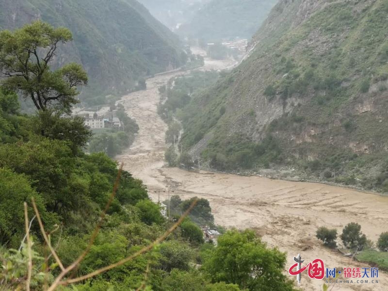 甘孜州丹巴縣發(fā)生泥石流已形成堰塞湖 失聯(lián)2人