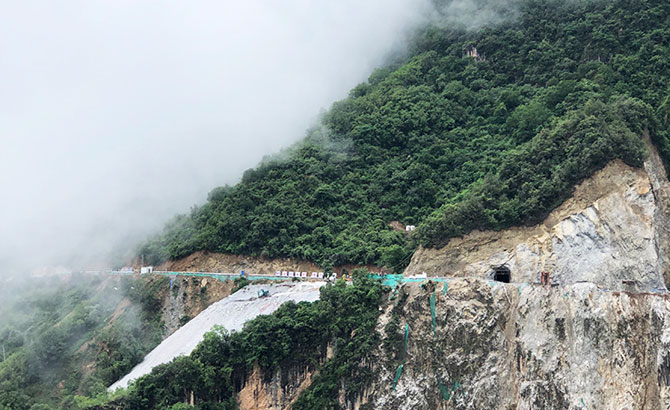 通车了！“金通工程”乡村客运班线开进凉山阿布洛哈村