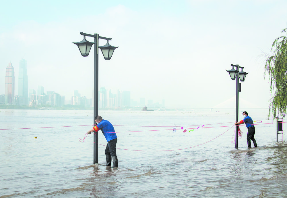 川渝鄂遭遇暴雨袭击