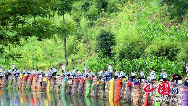 四川青川舉行“八里竹園”首屆垂釣節 40余名選手競技
