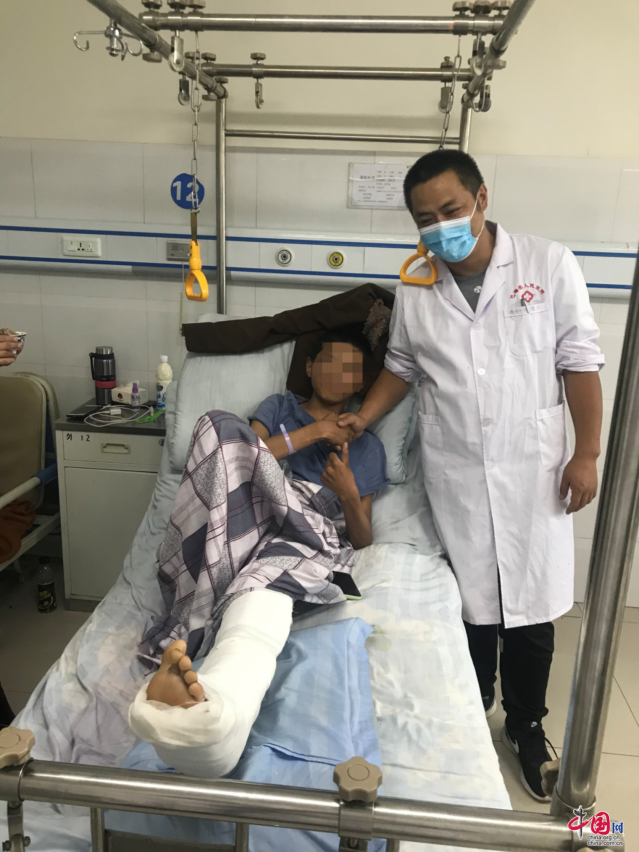 成都市第六人民医院援藏团队完成巴塘县首例儿童弹性髓内钉内固定手术