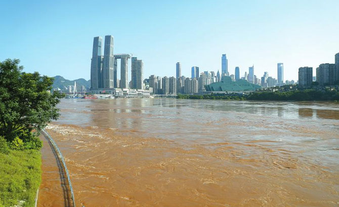 长江上游今年最大洪水过境重庆主城