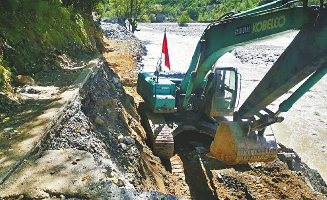 四川：全力保通汛期公路