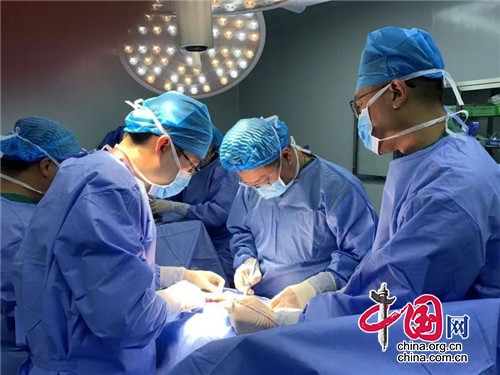 成都市第二人民医院助力甘孜县人民医院开展肝包虫手术
