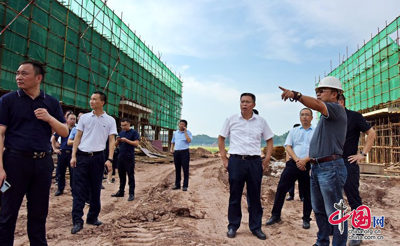 仪陇县委副书记,县长郭宗海调研经开区拉练项目建设推进和水电气保障