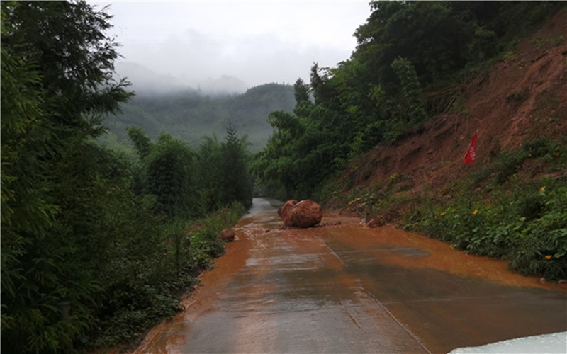 暴雨來襲！雅安多處出現(xiàn)垮塌、泥石流等災(zāi)害