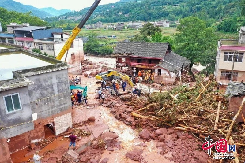 突发暴雨导致八步镇八步村受灾 雨城区全力救援