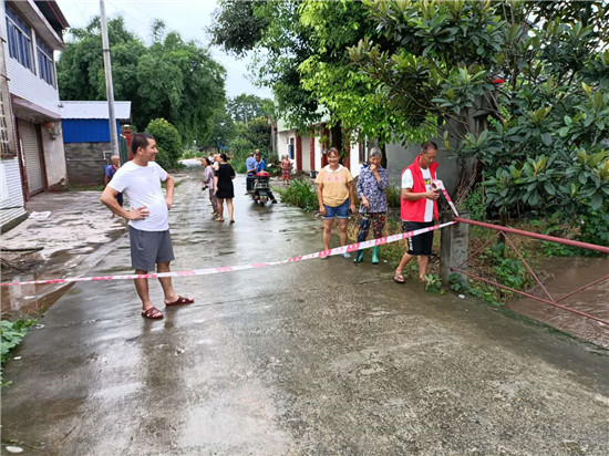 何懼洪水肆掠！東坡區多悅鎮眾志成城抗洪搶險