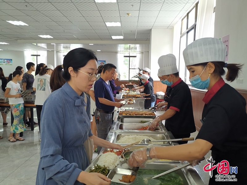 茂县政府机关食堂厉行勤俭节约坚决制止“舌尖上的浪费”