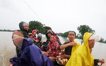 德陽(yáng)暴雨多地受災(zāi) 消防轉(zhuǎn)戰(zhàn)各地緊急營(yíng)救