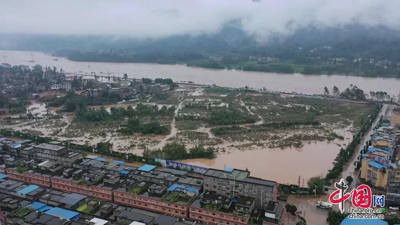 雨城：災(zāi)難中的溫情 都在那一碗熱騰騰的面條里！