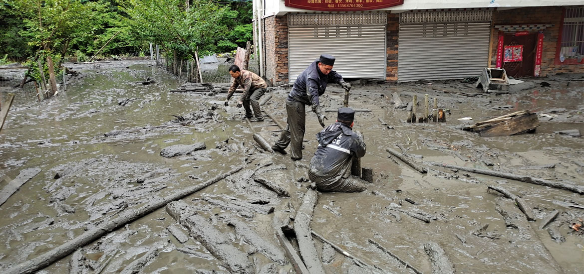 As rain-swollen rivers trigger floods, Sichuan police carry out rescue and relief missions