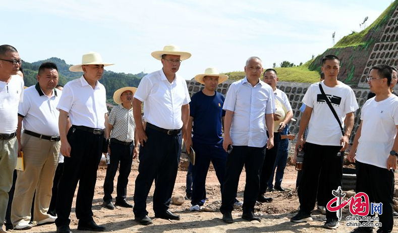 郭宗海到仪陇中学新政分校实地调研项目建设推进情况及秋季开学工作