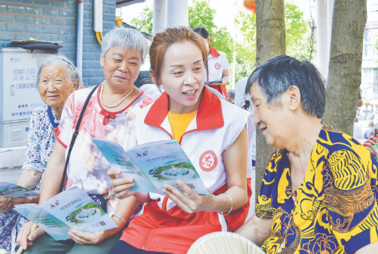 合力整治脏乱差 巩固文明城市创建成果