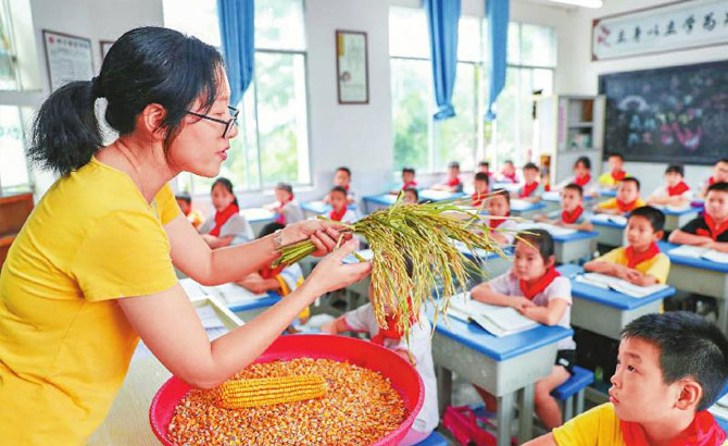 “第一课”，学防火常识知粮食珍贵