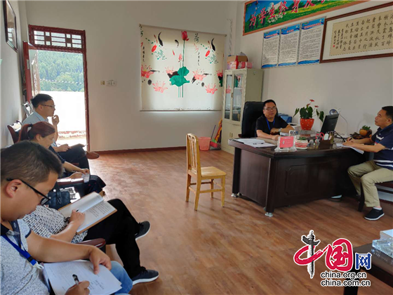 绵阳市盐亭县教体局领导到鹅溪初中检查2020年秋季学期开学工作