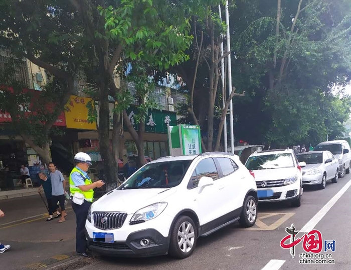 集中整治！遂宁交警查处农贸市场周边机动车乱停乱放违法行为116起