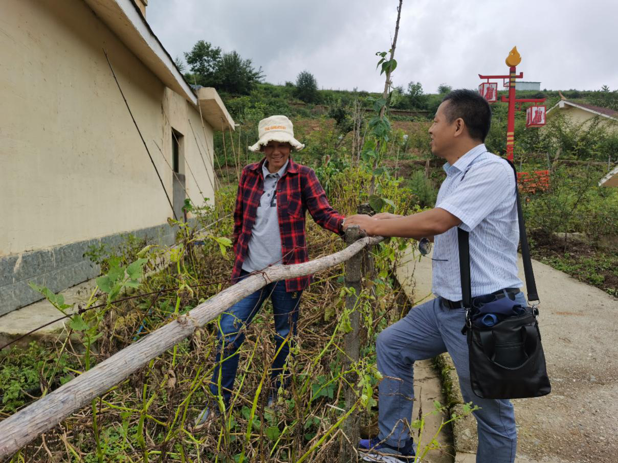 大凉山：“树新风助脱贫”且看巾帼正行动