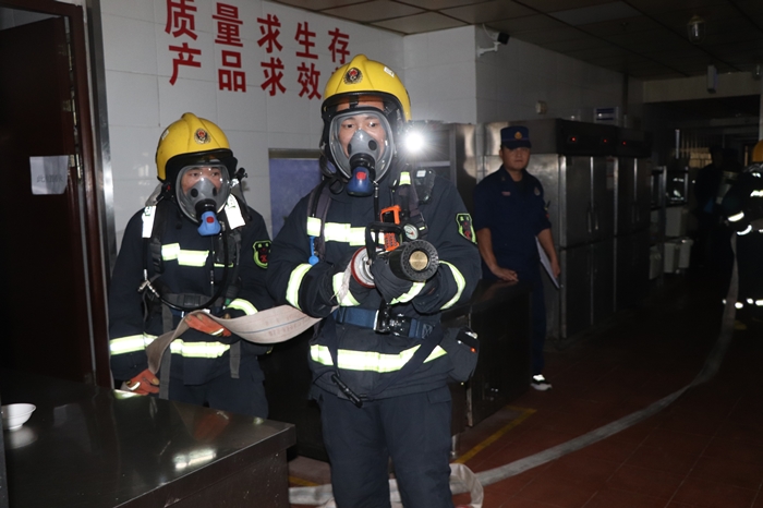 【练为战】安居区消防救援大队开展无预案拉动实战演练