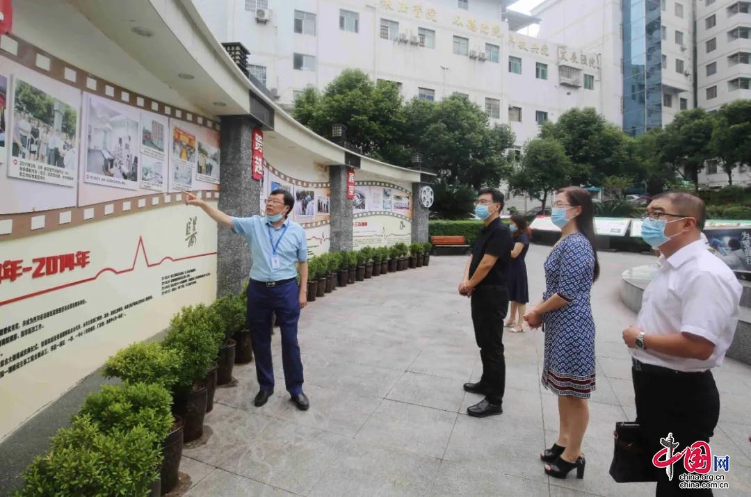 张伟到西充县人民医院开展《传染病防治法》执法检查