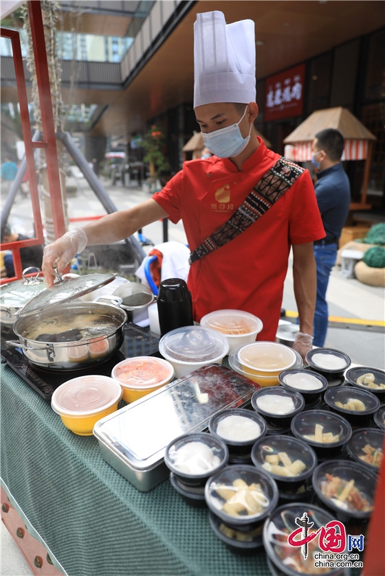 雙圈五城美食互動(dòng)共享發(fā)展機(jī)遇 第十七屆成都國(guó)際美食節(jié)盛大啟幕