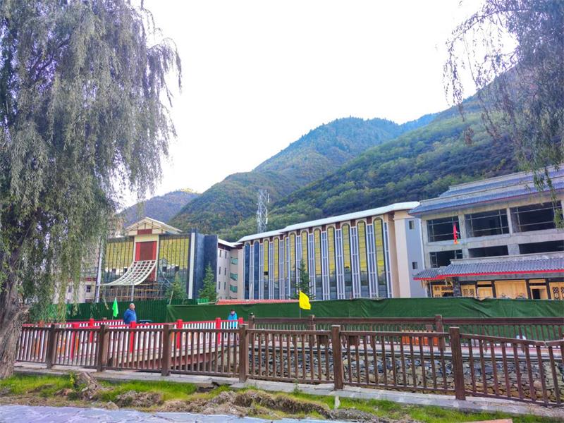 抓住災後重建契機 九寨溝縣漳扎鎮加快建成國際生態旅遊魅力小鎮