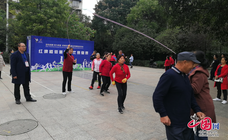 红牌楼街道举办“爱成都·迎大运”社区运动节