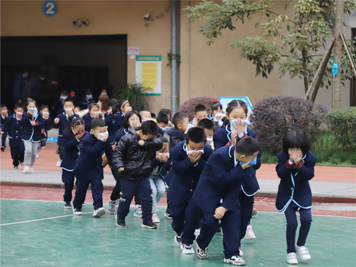 河东消防宣传进学校 助力“119”消防宣传月活动