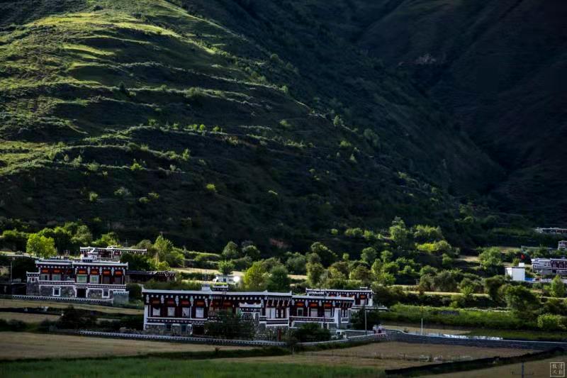 景区门票全免酒店半价，冬春旅游四川道孚县推出优惠大礼包