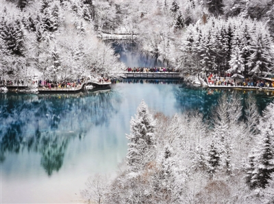 昨日小雪川内多地景区雪花飞舞 小雪如约