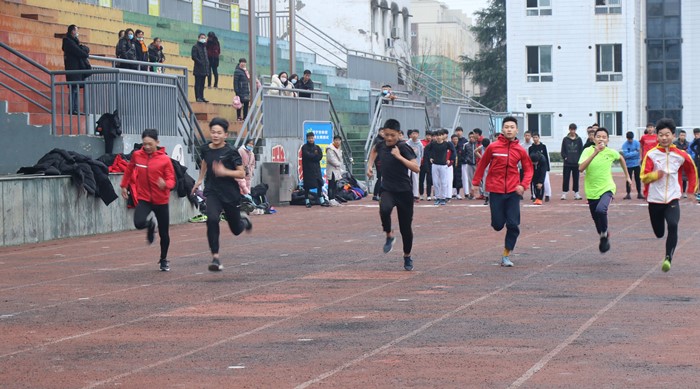 备战2022省运会，遂宁市体校198名运动员进行摸底测试