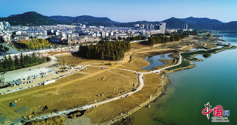 仪陇县各重点项目建设工程激战正酣