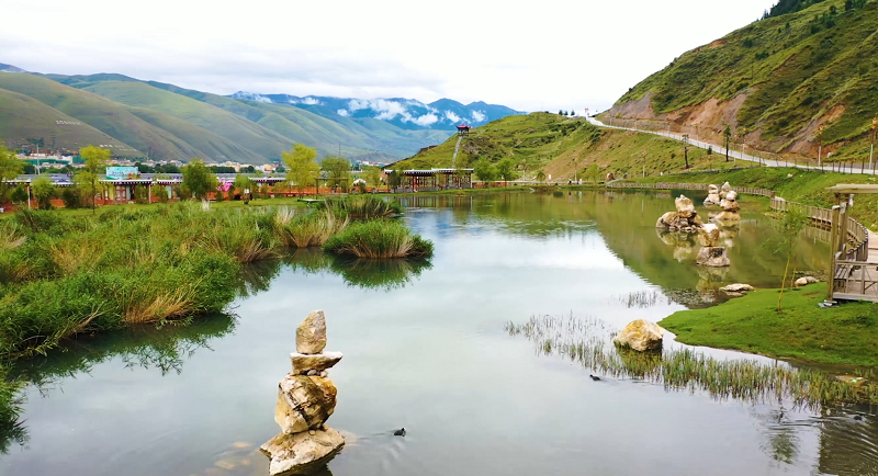 甘孜州道孚县：厚待青山得“金山”