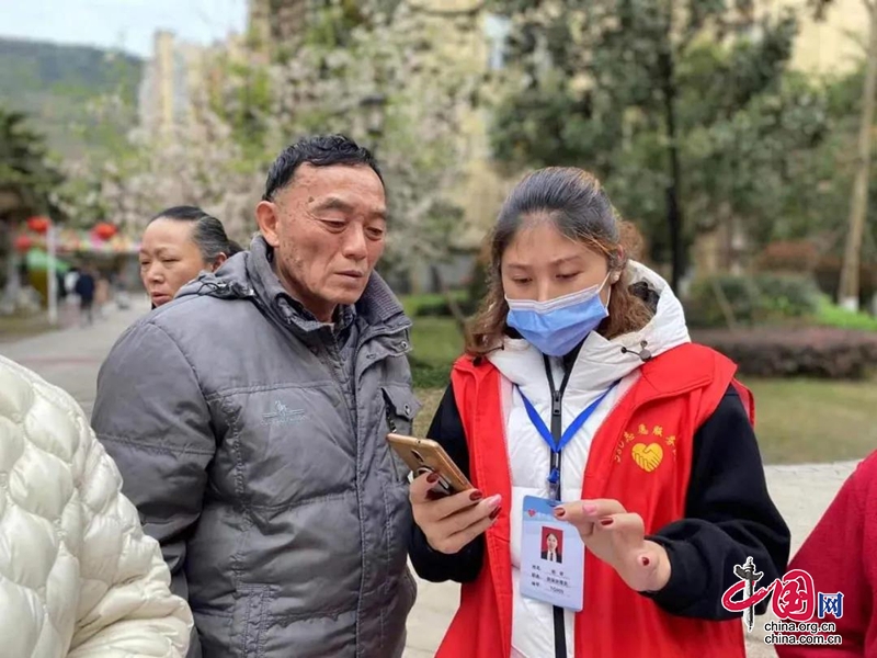 雨城區青江街道弘揚雷鋒精神，推動志願服務常態化！